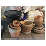 Assorted Terracotta Pots & Large Plastic Pot