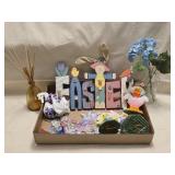 Easter Decor & 2 Vases