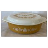 Vintage Pyrex Butterfly Gold 1.5 qt Covered Oval
