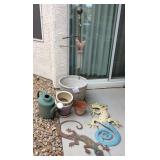 U - MIXED LOT OF PLANTER POTS & PATIO DECOR (YN8)