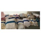 U - MIXED LOT OF BATH TOWELS (MA18)