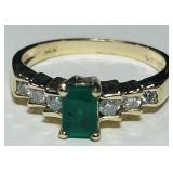 14KT YELLOW GOLD EMERALD & DIAMOND RING 2.80GRS