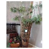 Y - LOT OF 2 FAUX PLANT ARRANGEMENTS (NK42)