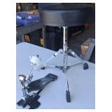 P - DRUM KIT STOOL & FOOT PEDAL