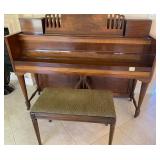 P - WOOD PIANO WITH MATCHING BENCH (L28)