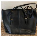 P - BLACK LEATHER HANDBAG (J55)