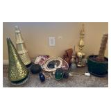 P - MIXED DECOR ITEMS (J19)