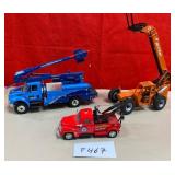 12 - LOT OF COLLECTIBLE TRUCKS (F467)