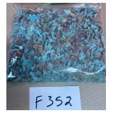 394 - BAG OF TURQUOISE CHIP BEADS (F352)