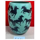 11 - SIGNED NATIVE AMERICAN POTTERY VASE (F117)