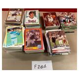 11 - LOT OF COLLECTIBLE SPORTS CARDS (F206)