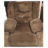 11 - COMFORTABLE RECLINER CHAIR