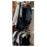L - MIXED LOT OF CLOTHING (C37)