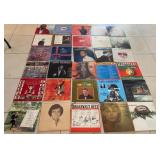 L - MIXED LOT OF VINYL RECORDS (C213)
