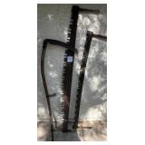 L - LOT OF ANTIQUE SAWS & SCYTHE (GY4)