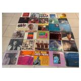 L - MIXED LOT OF VINYL RECORDS (C227)