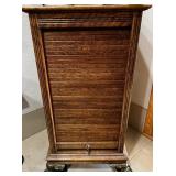 L - ROLLER SHUTTER CABINET W/ KEY (C158)