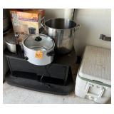 L - MIXED LOT OF COOKWARE, COOLER (GG22)