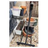 M - PLANT STANDS & PLANTER POTS (F14)