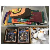 O - LOT OF HALLOWEEN DECORATIONS (G16)