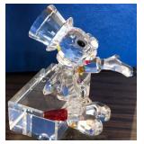 O - CRYSTAL WORLD DISNEY SHOWCASE FIGURINE (A71)