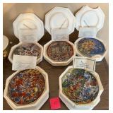 O - LOT OF 5 COLLECTIBLE PLATES W/ STANDS (L10)