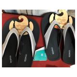 43 - NEW WMC 2 PAIR AEROTHOTIC SANDALS (R47)