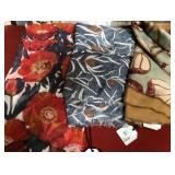 43 - NEW WMC MIXED LOT OF SCARVES (R64)