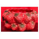 43 - NEW WMC STRAWBERRY CACHEPOT (A30)