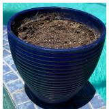 W - LARGE BLUE CERAMIC PLANTER (Y6)