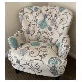 W - DECORATIVE FLORAL ACCENT CHAIR (B8)