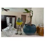 W - MIXED LOT OF FLOWERPOT, BIRD AND MORE (K3)