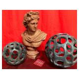 43 - NEW WMC CLASSIC BUST & 2 DECOR SPHERES (A50)