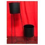 43 - NEW WMC LOT OF 2 PLANTER POTS (C71)