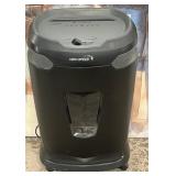 11 - STAPLES HIGH SPEED SHREDDER