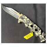43 - TACTICAL SKULL CAMO FOLDING KNIFE (A192)