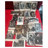 11 - LOT OF COLLECTIBLE POSTCARDS (A122)