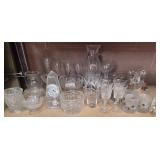 378 - ASSORTED CUT GLASSWARE AND DECANTERS (Z2)