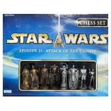 378 - STAR WARS EPISODE II CHESS SET (Z23)