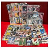 11 - LOT OF COLLECTIBLE BASEBALL CARDS (A157)