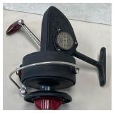 11 - D.A.M. QUICK 550 FISHING REEL (B252)