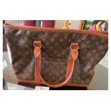 W - LOUIS VUITTON MONOGRAM LEATHER TOTE (L94)