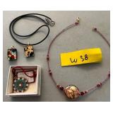 W - ART GLASS AND BEAD JEWELRY (W38)
