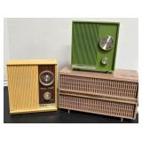 N - LOT OF 3 VINTAGE RADIOS (N154)
