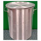 375 - ALUMINUM COOKING POT W. LID (O21)