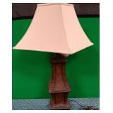 375 - TABLE LAMP W. SHADE (O19)