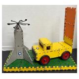 N - VINTAGE TOY ROCKET & TRUCK SET (N17)
