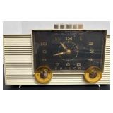 N - VINTAGE PHILCO CLOCK RADIO (N128)