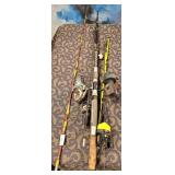280 - LOT OF FISHING POLES W/ REELS (W17)