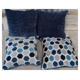 375 - LOT OF 4 ACCENT PILLOWS (O29)